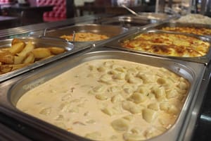 Opção de almoço alia sabores e tradição na Padaria e Restaurante São Marcos