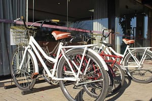 Bicicletas charmosas são destaques no Hotel Bormon